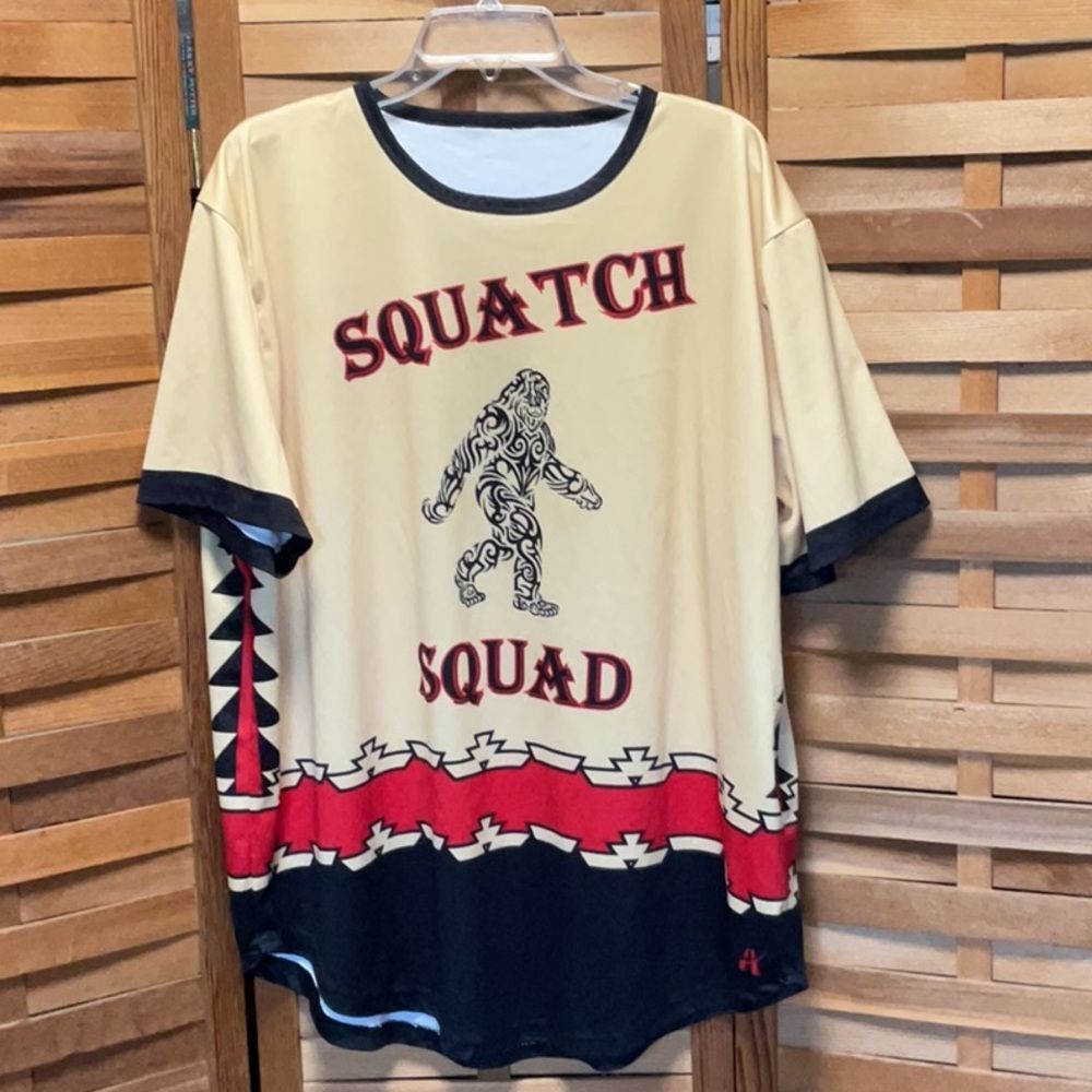 Squatch Squad Cream Red Black Jersey Short Sleeve Tee Shirt Men XXL Polyester
